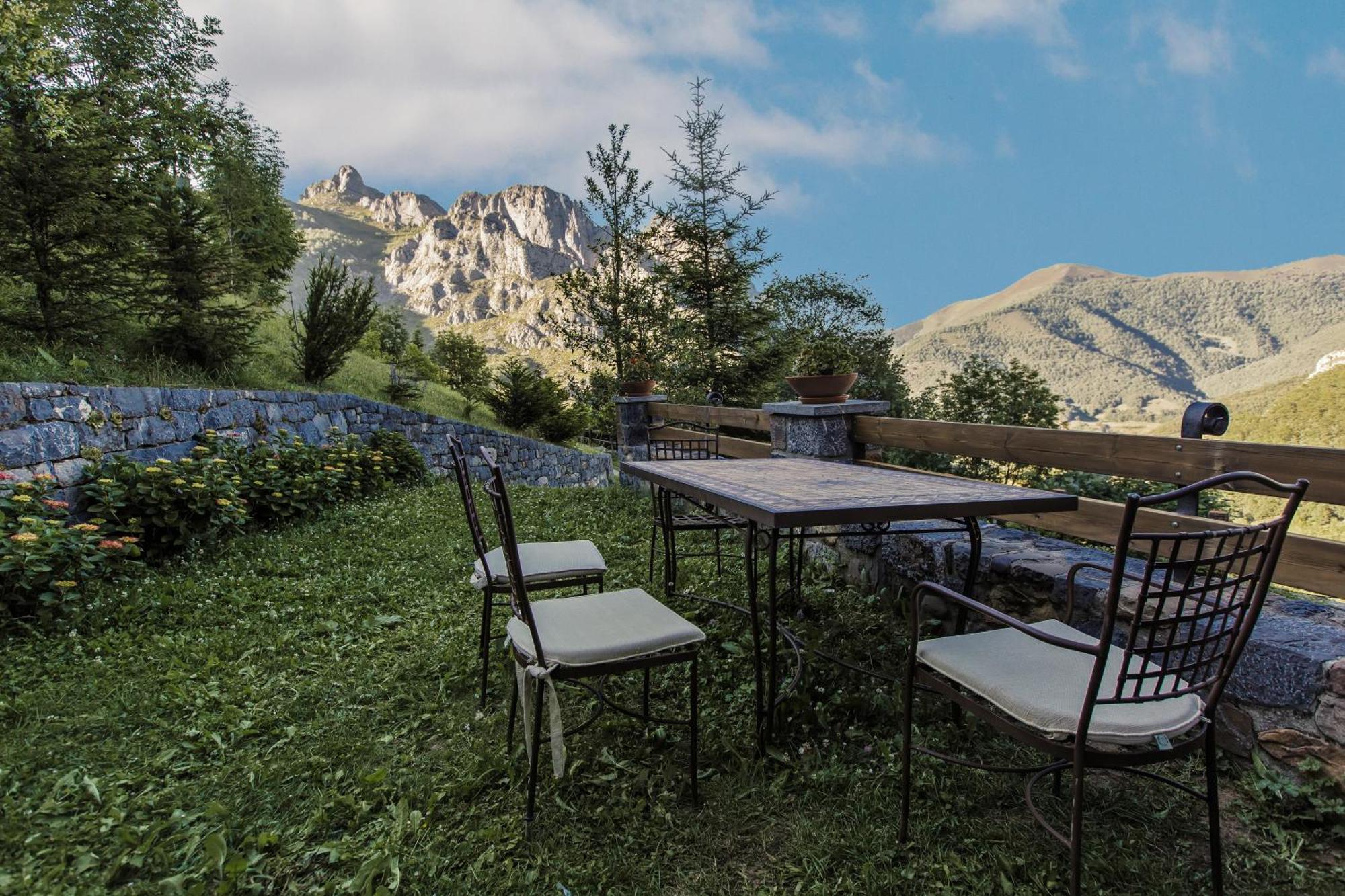 La Posada De Cucayo Dobres Buitenkant foto