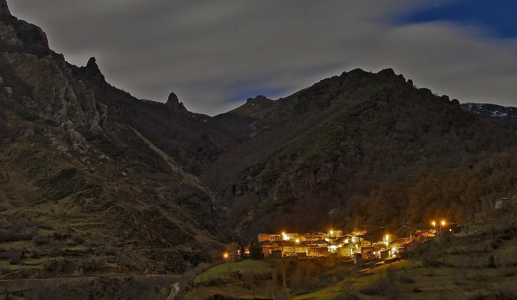 La Posada De Cucayo Dobres Buitenkant foto