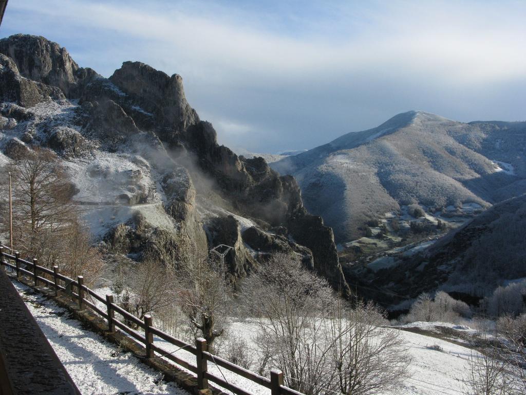 La Posada De Cucayo Dobres Buitenkant foto